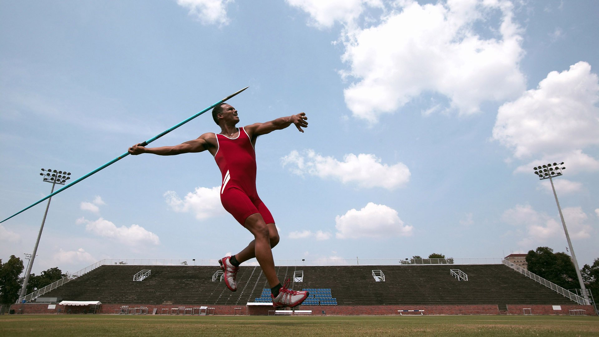 小贾伦·杰克逊一柱擎天，爵士主场力克快船提前锁定胜局