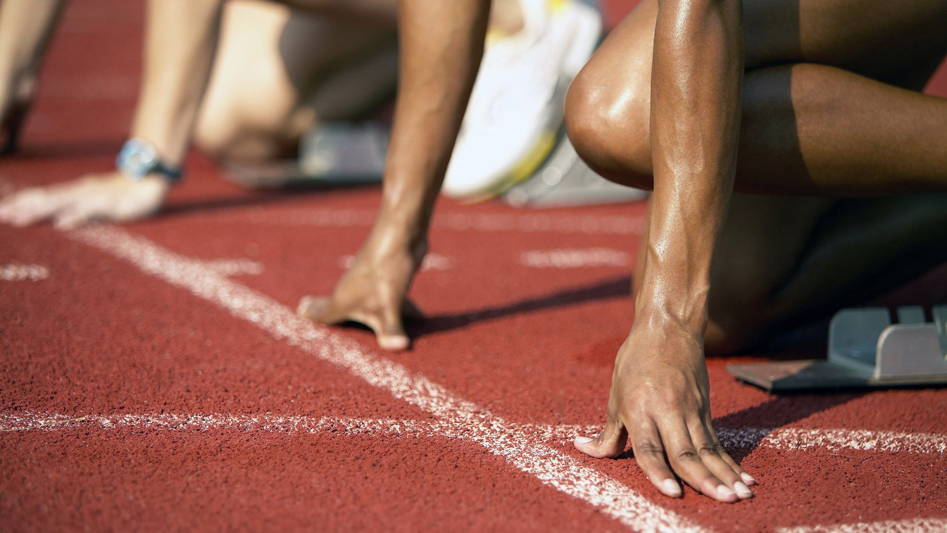 黄鸭组合绝境展翅,泰国队险胜丹麦队书写羽坛新章