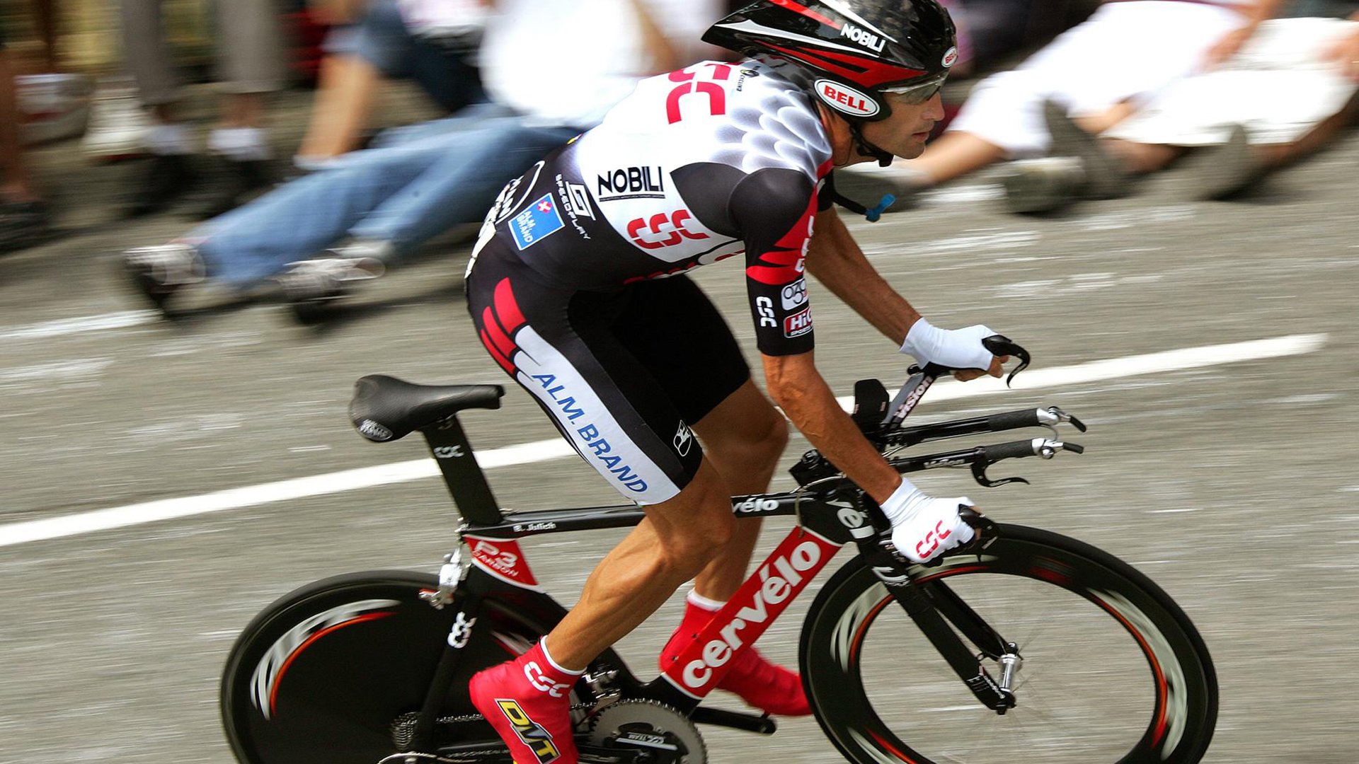 红土之神降临戴维斯杯，纳达尔率队复刻蒙特卡洛式横扫，诠释何为王者归来